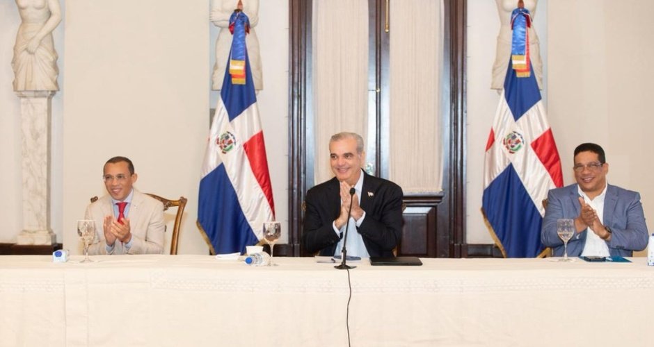 Abinader lanza Infopago: Fin a la espera de pagos a proveedores del Estado