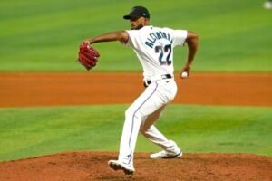 Sandy Alcántara Vuelve a los Marlins Tras Clásico Mundial y Se Alista para el Opening Day