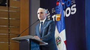 Educación Pública Dominicana: Avance Sostenido en Escolaridad y Tecnología