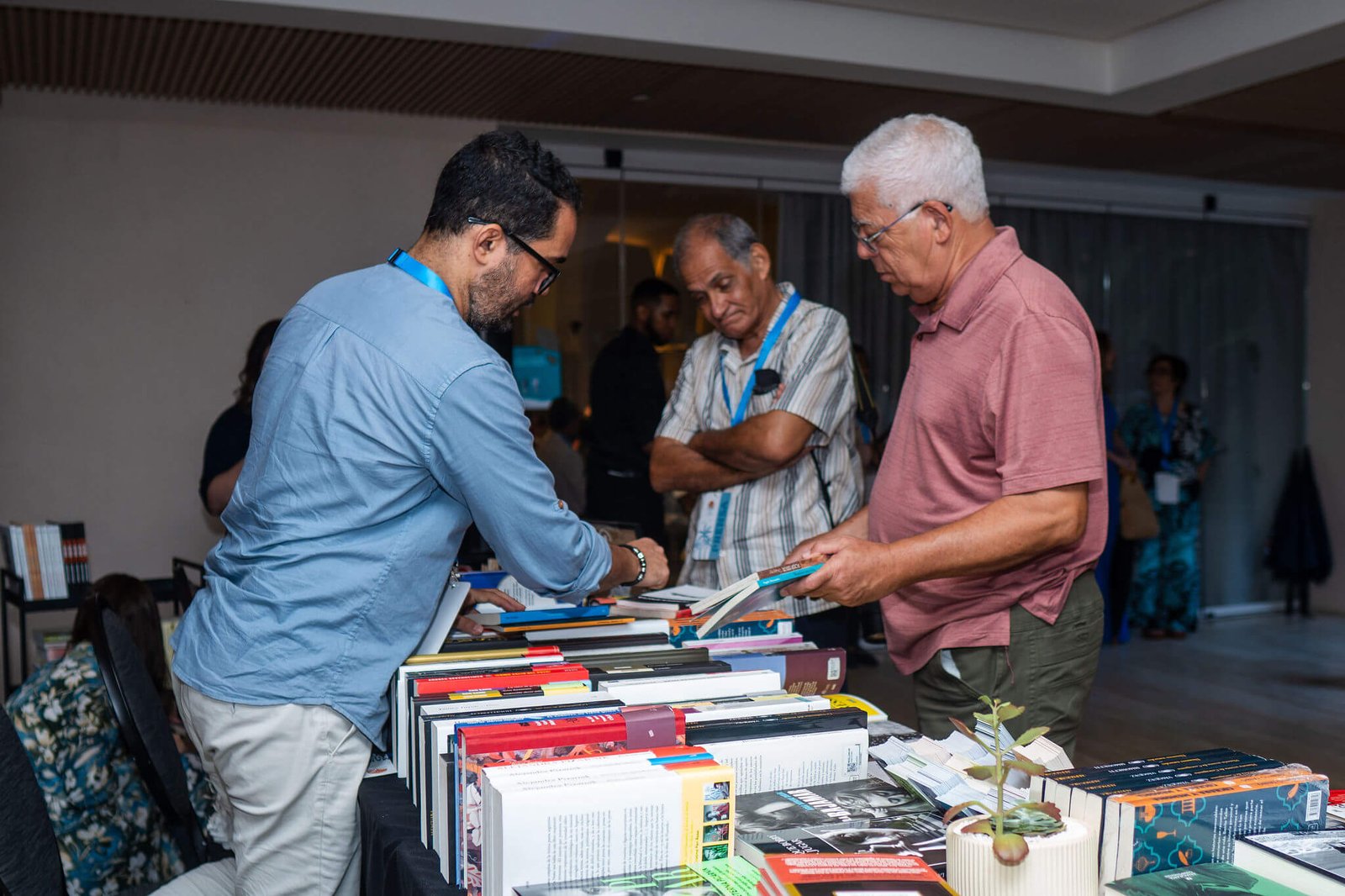 Festival Mar de Palabras: Más de 40 Autores Iluminarán la Ciudad Colonial