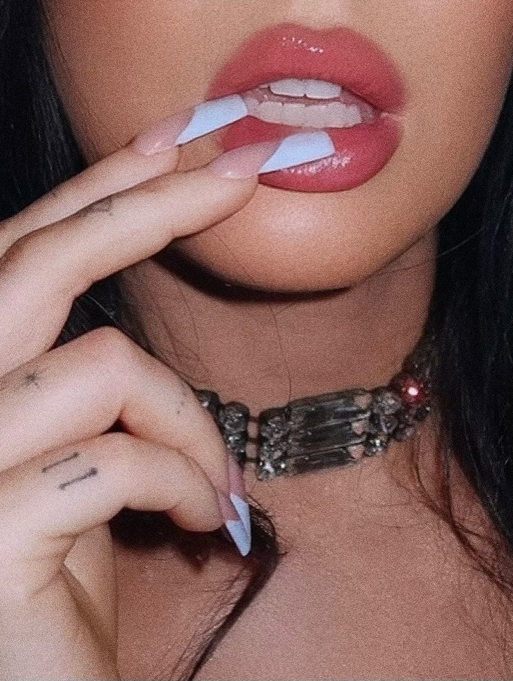 Megan Fox Causa Revuelo en Instagram y Reafirma su Bisexualidad