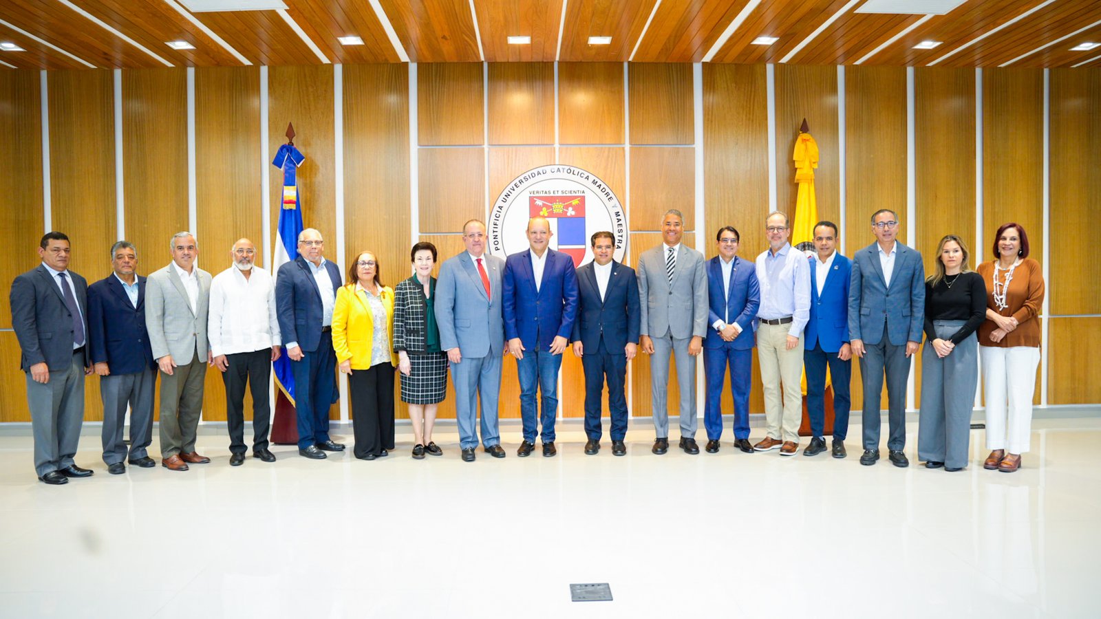 República Dominicana: Un Faro de Estabilidad, Según Ministro Magín Díaz