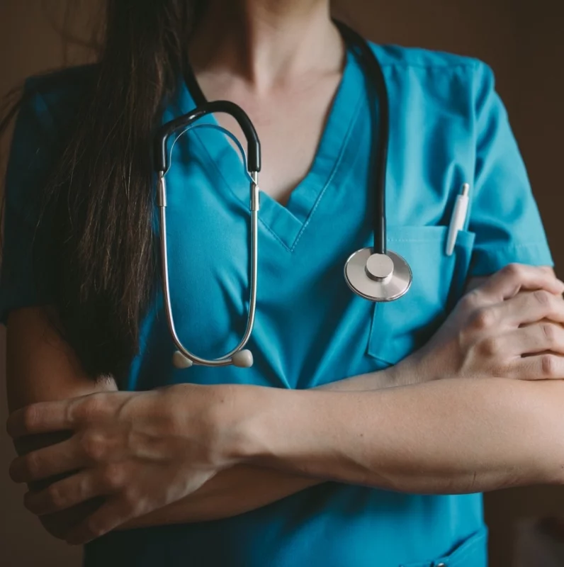 El Día Destaca a Profesionales de la Salud que Elevan el Sector Nacional