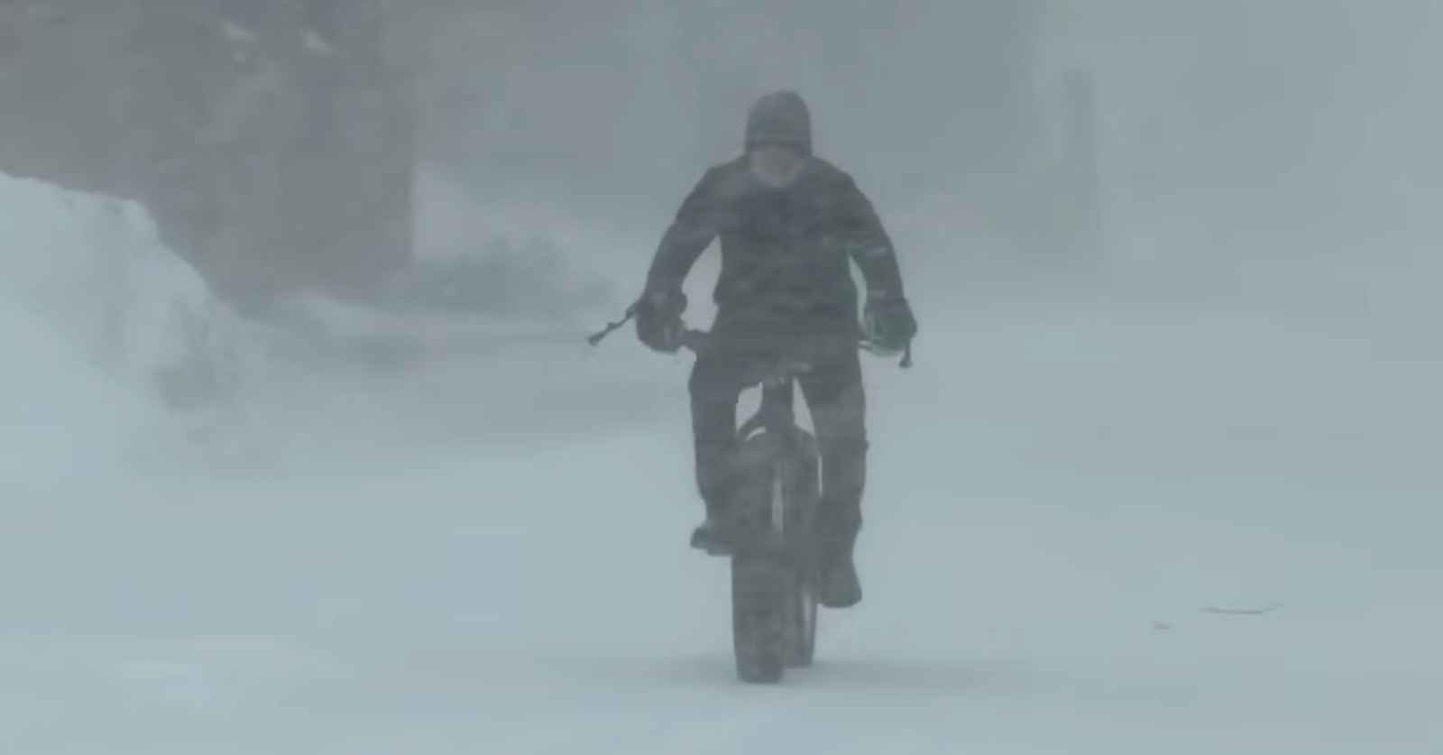 Tormenta Invernal Histórica Sepulta Michigan con Récord de Nieve