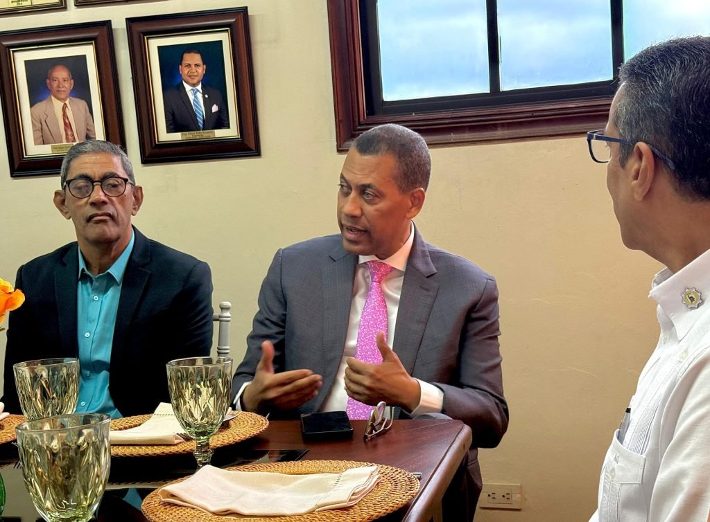 Indotel Acelera Formación Tecnológica: Becas Clave para el Futuro Digital