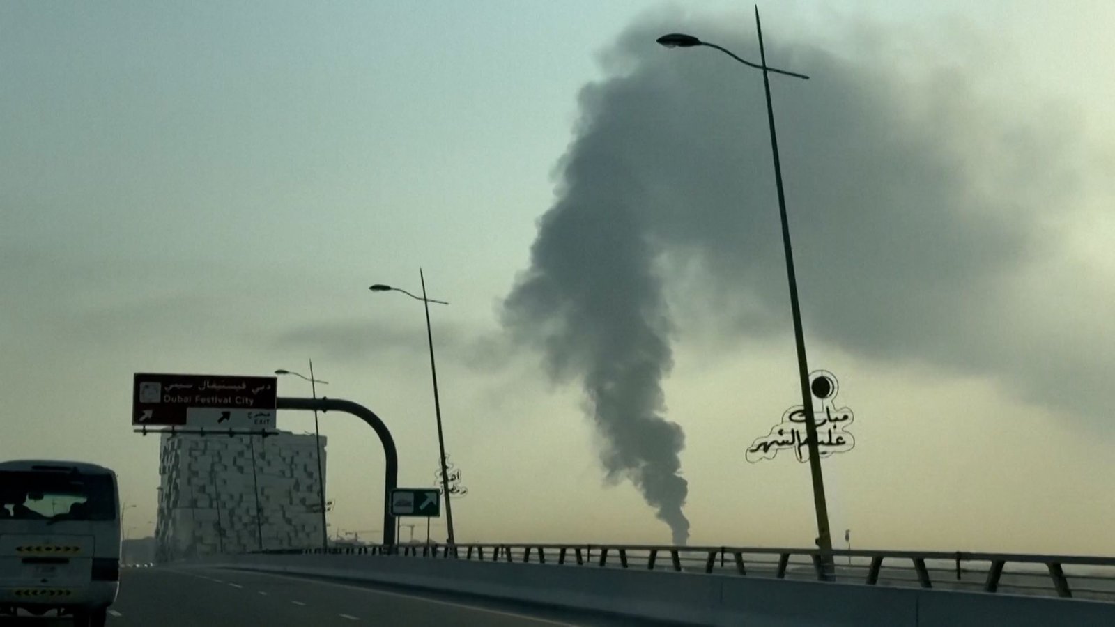 Caos en Dubái: Suspenden vuelos tras incidente con drones en aeropuerto